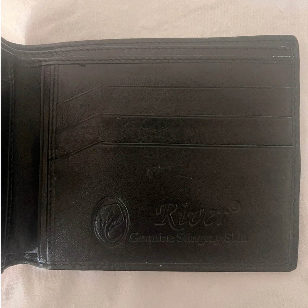 River Black Shagreen Bifold Wallet Genuine Leather ID Holder